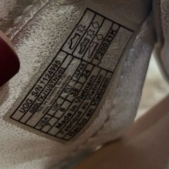 UGG Zayne Crossband Metallic Leather Platform Sandals - Picture 9 of 9